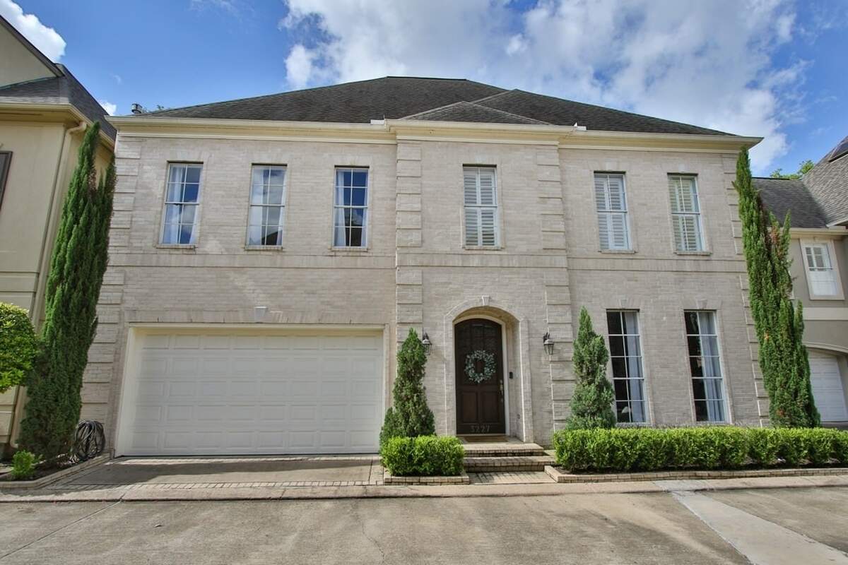 3227 S Pemberton Circle Drive, Houston, Texas 77025