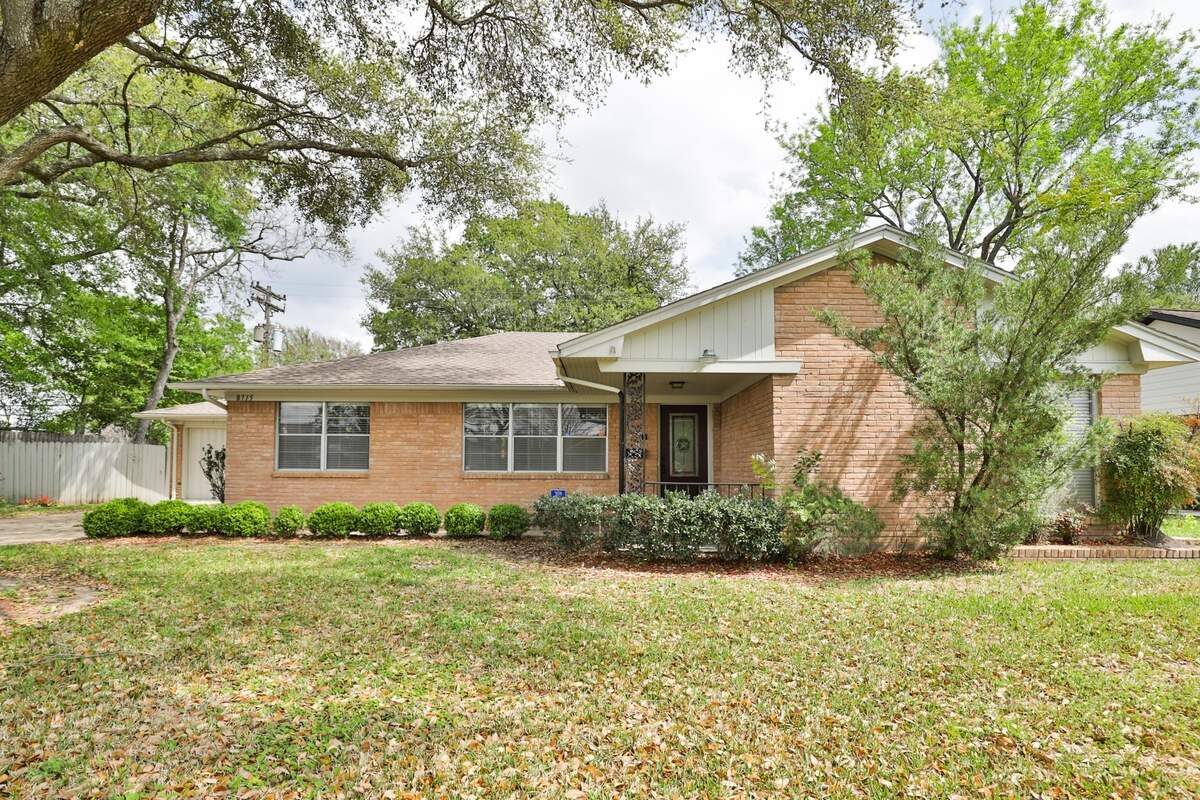 8715 Cadawac Road, Houston, Texas 77074