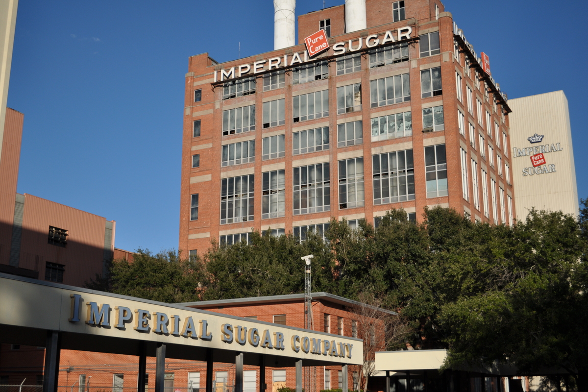 Selling a Home in Sugar Land: What Local Sellers Need to Know